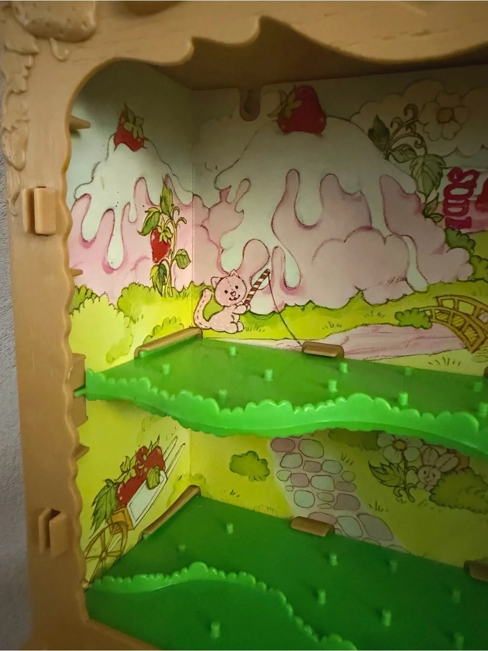 1981 Strawberry Shortcake Berry Patch Carry Case and Display Cabinet